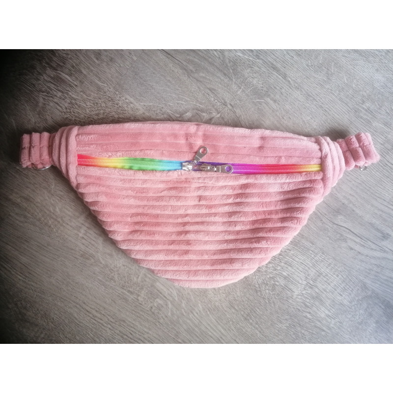 Sac banane en velours côtelé de couleur rose