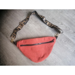 Sac banane en velours côtelé marron